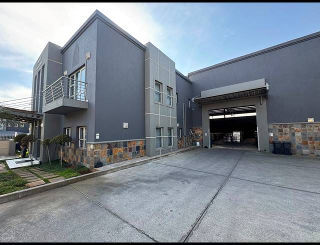 1,551M² WAREHOUSE TO LET IN SPARTAN